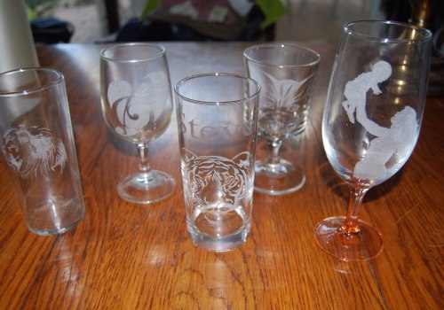 A Guide to Personalized and Engraved Glassware for Unique and Convenient Gift Shopping